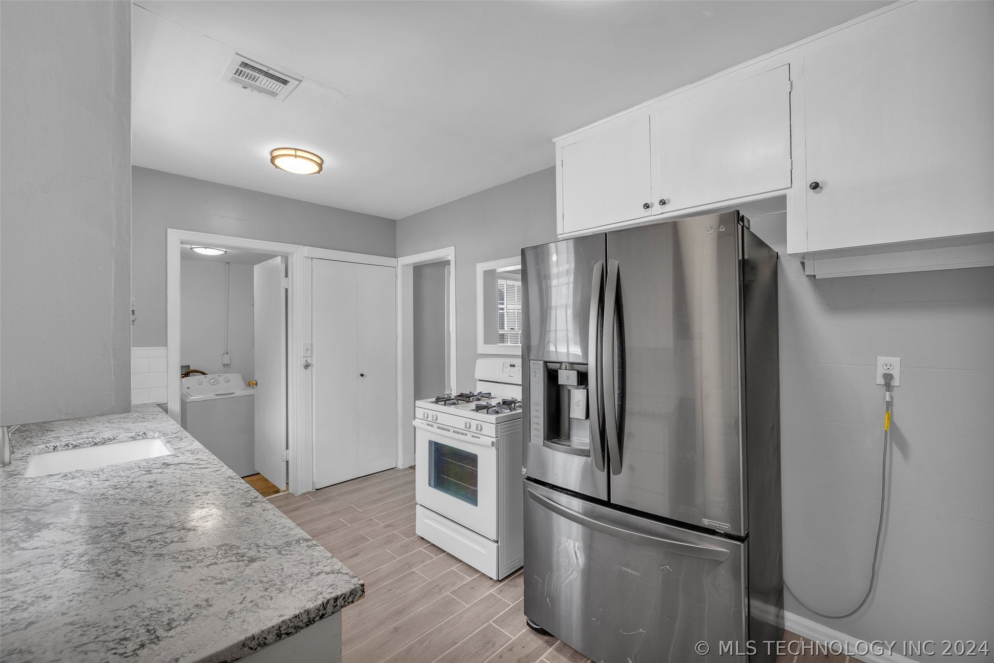 1530 S Jamestown Avenue