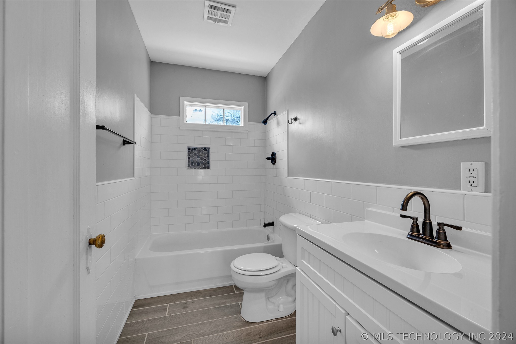 1530 S Jamestown Avenue