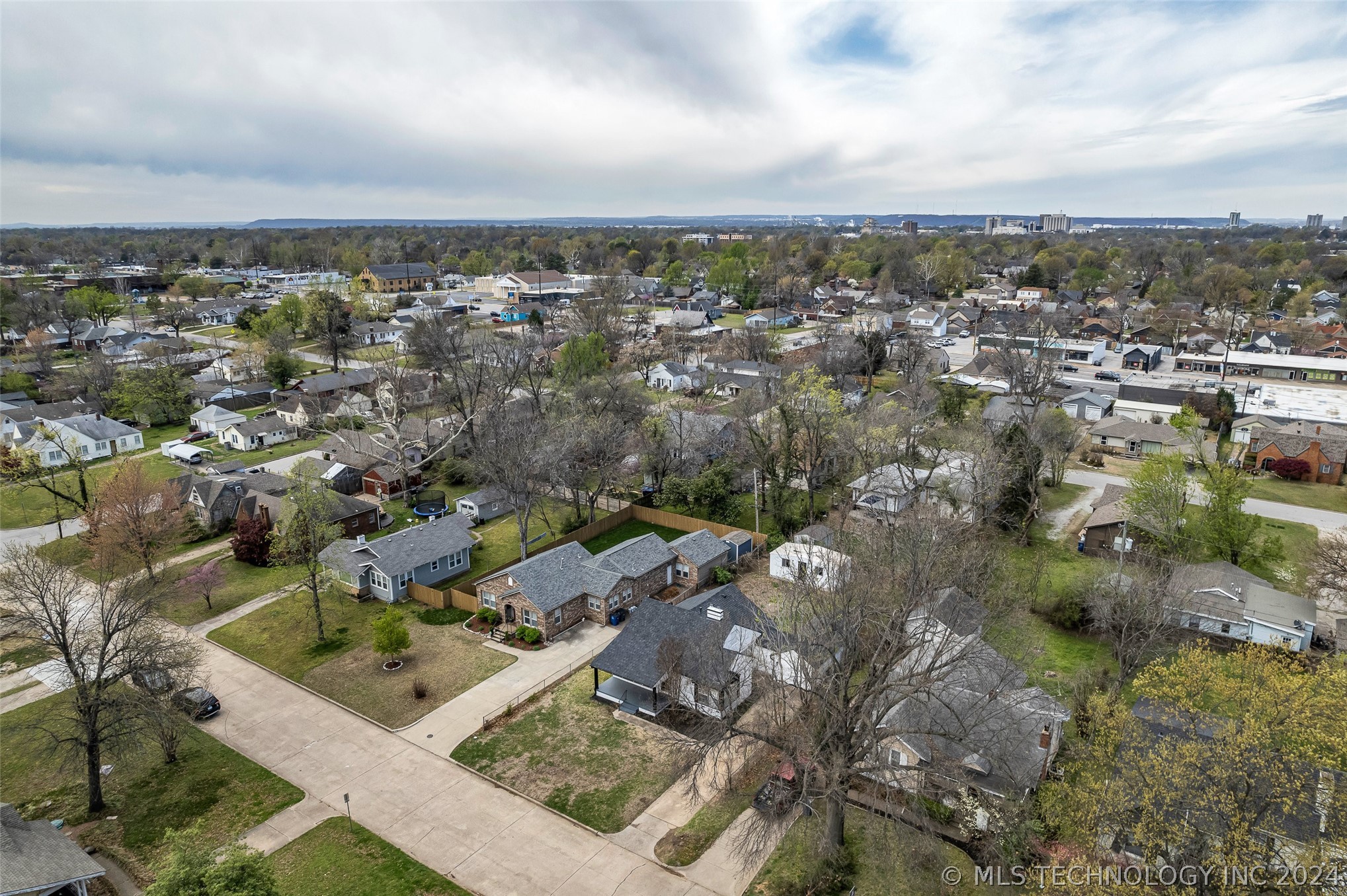 1530 S Jamestown Avenue