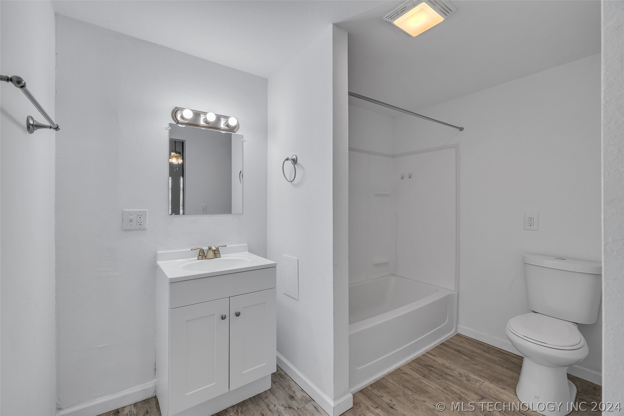 1530 S Jamestown Avenue