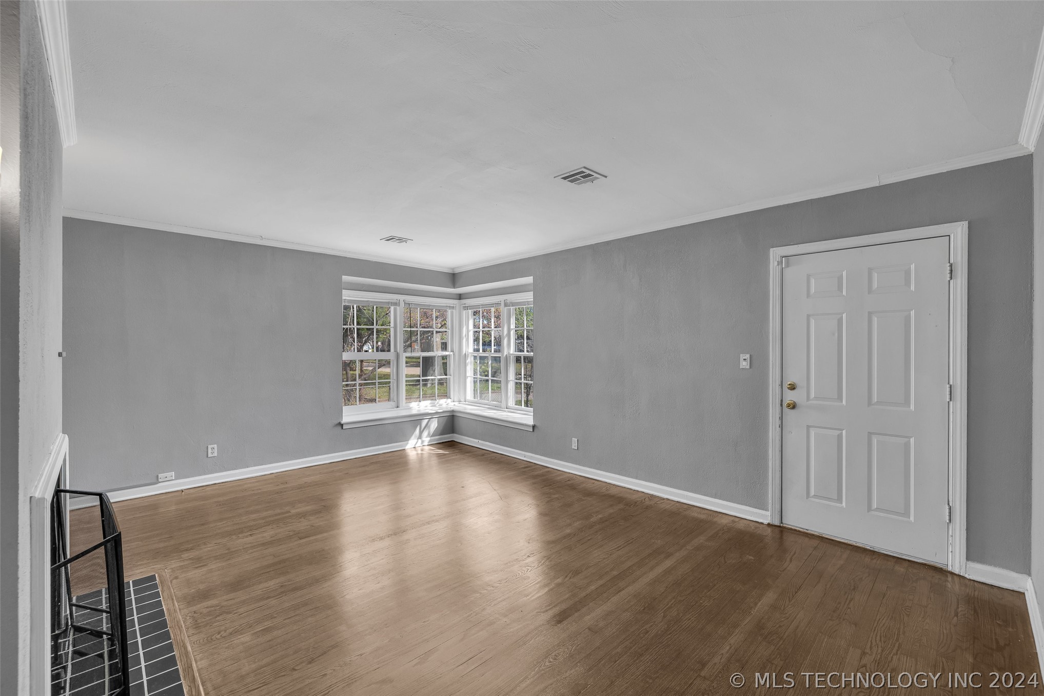 1530 S Jamestown Avenue