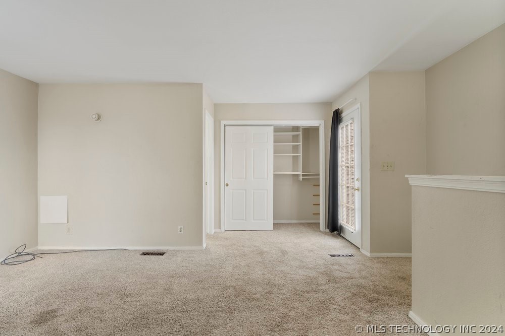 6639 S Victor Avenue G207