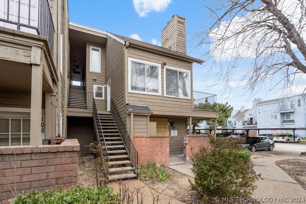 6639 S Victor Avenue G207