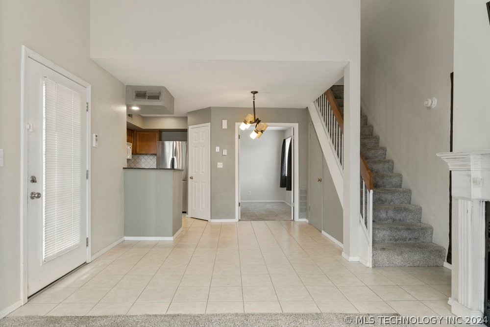 6639 S Victor Avenue G207