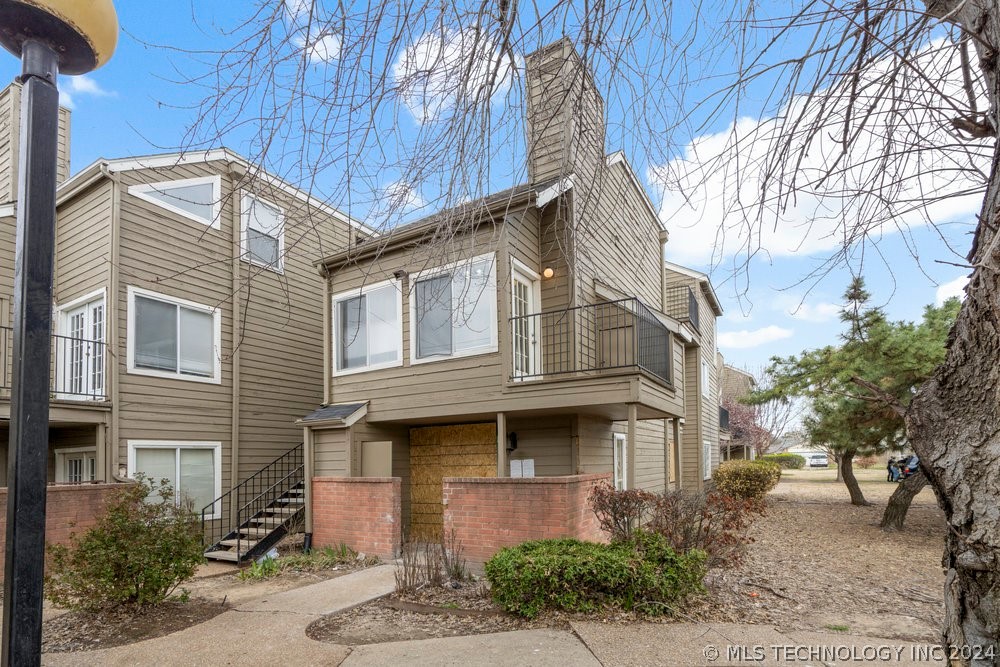 6639 S Victor Avenue G207