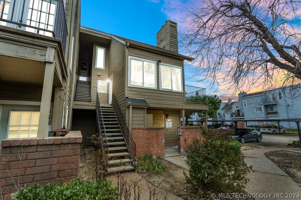 6639 S Victor Avenue G207