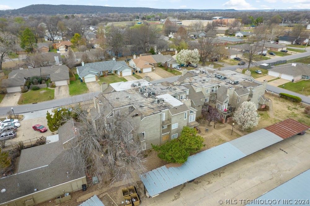 6639 S Victor Avenue G207