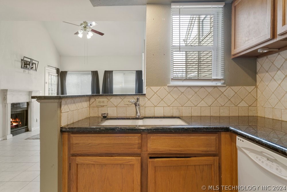 6639 S Victor Avenue G207