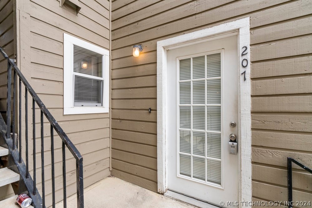 6639 S Victor Avenue G207