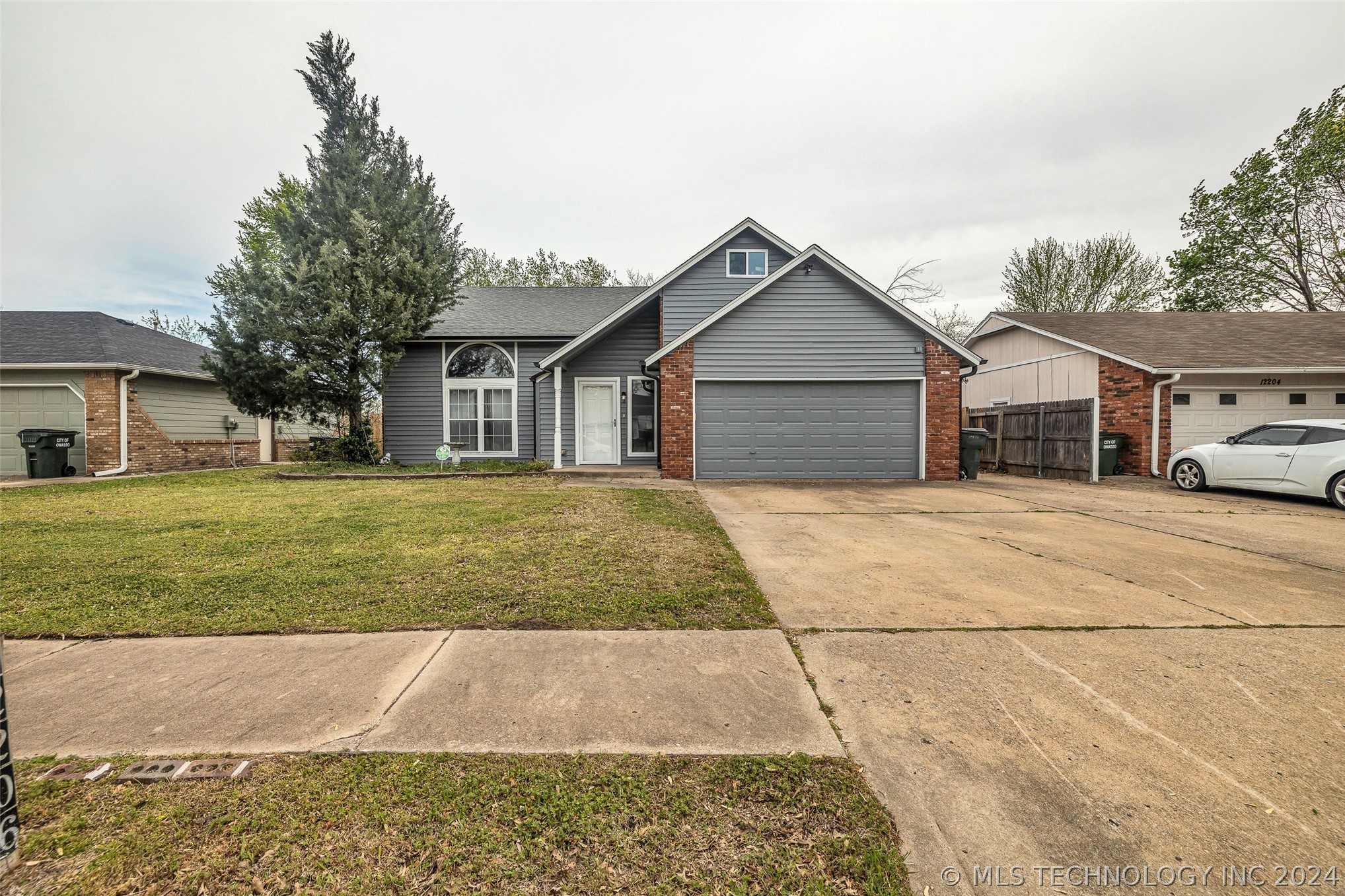 12206 E 81st Place N