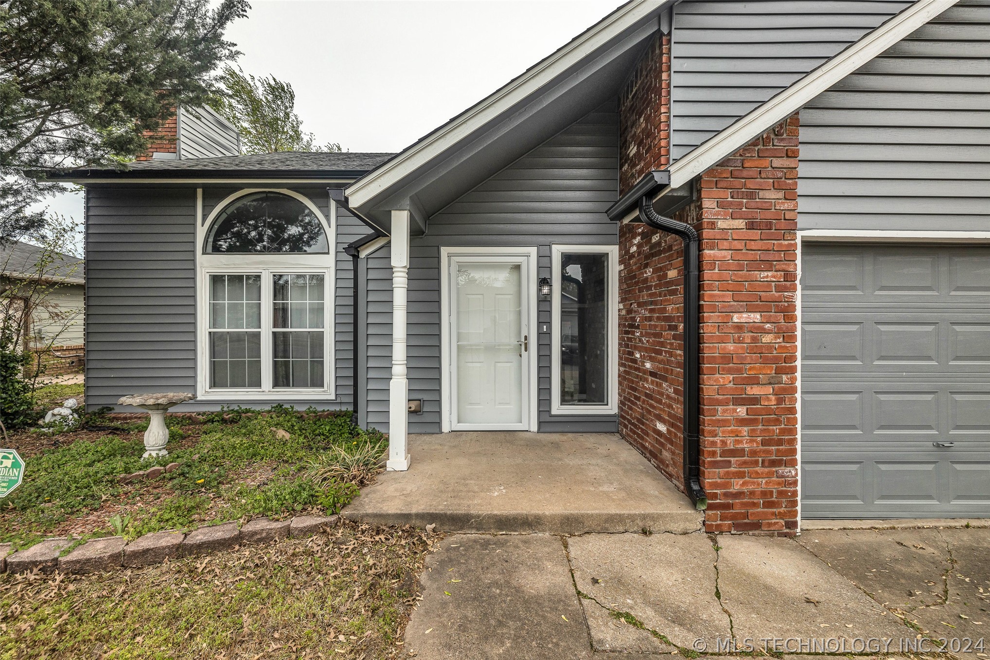 12206 E 81st Place N