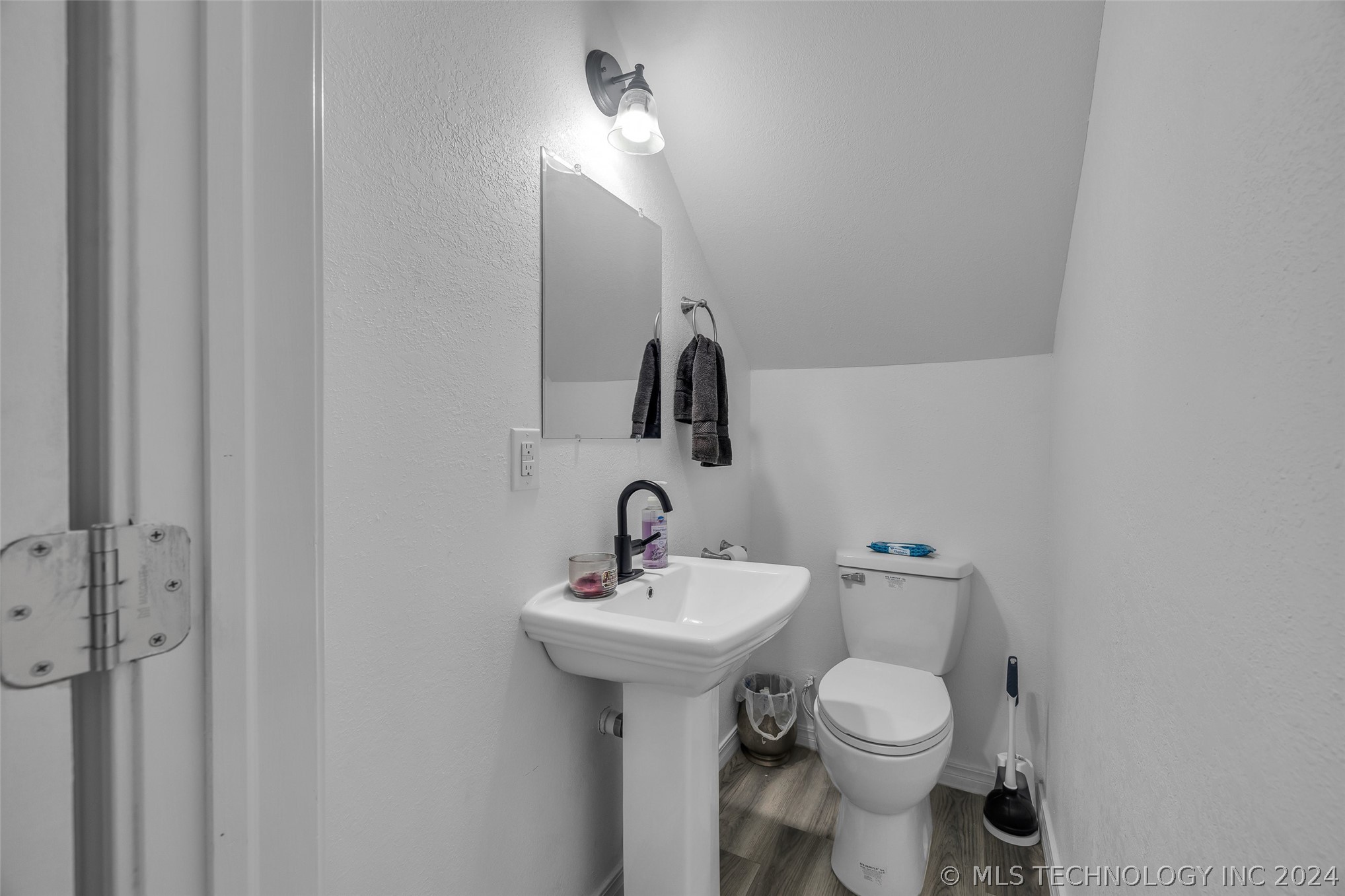 12206 E 81st Place N