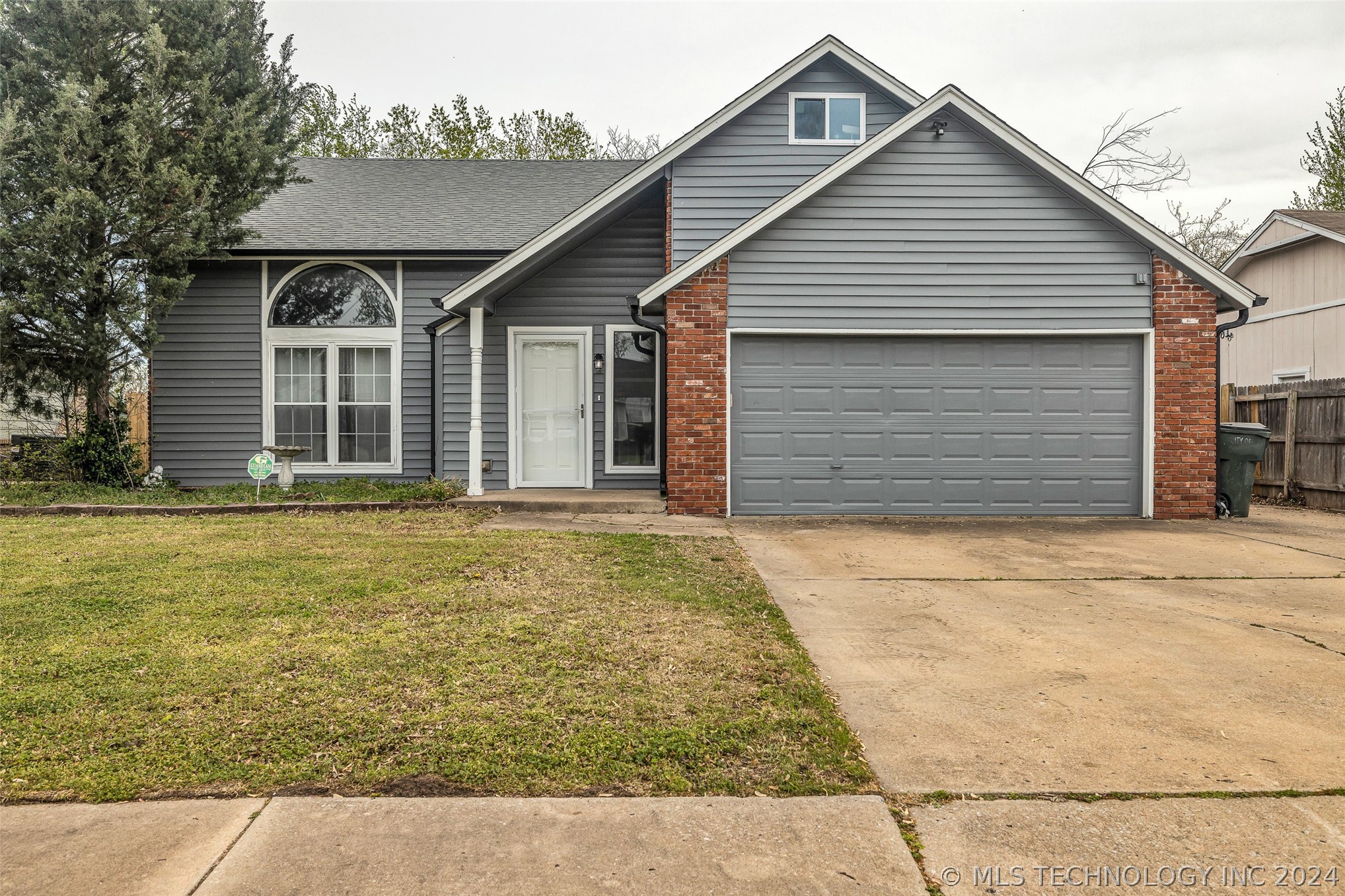 12206 E 81st Place N