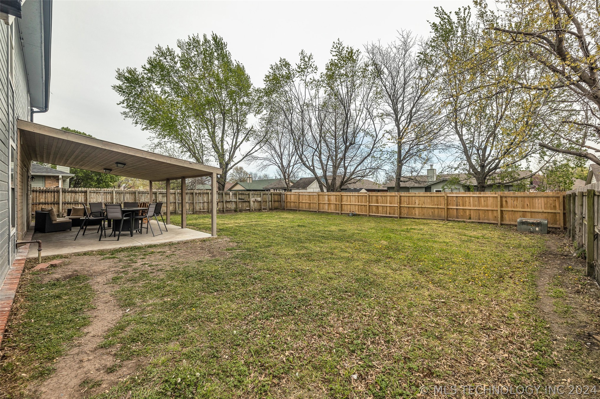 12206 E 81st Place N