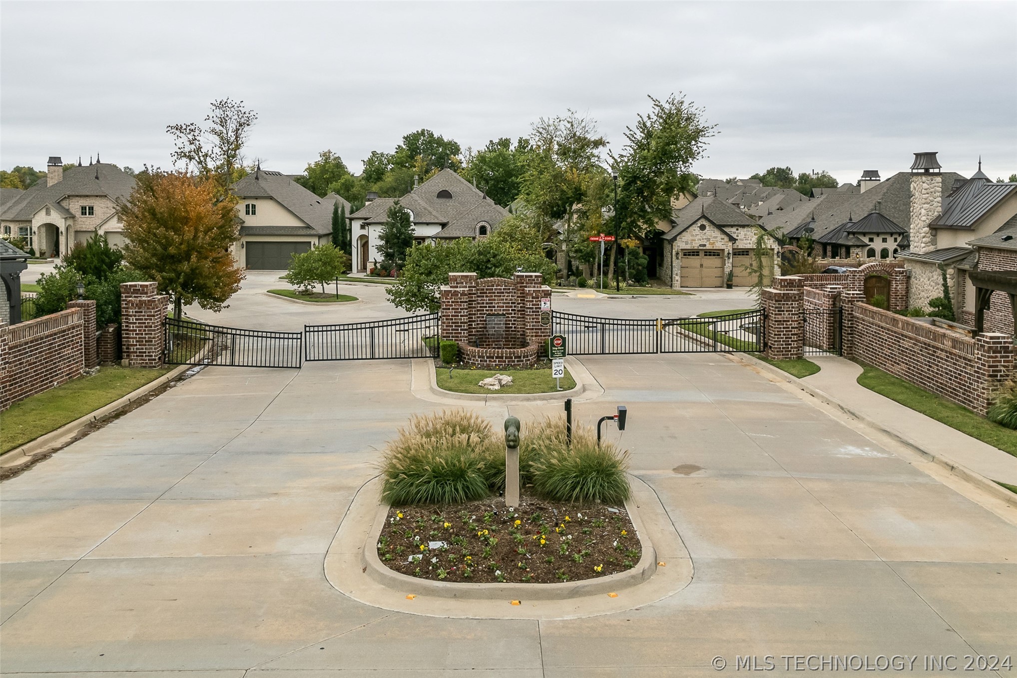 3824 W Orlando Street