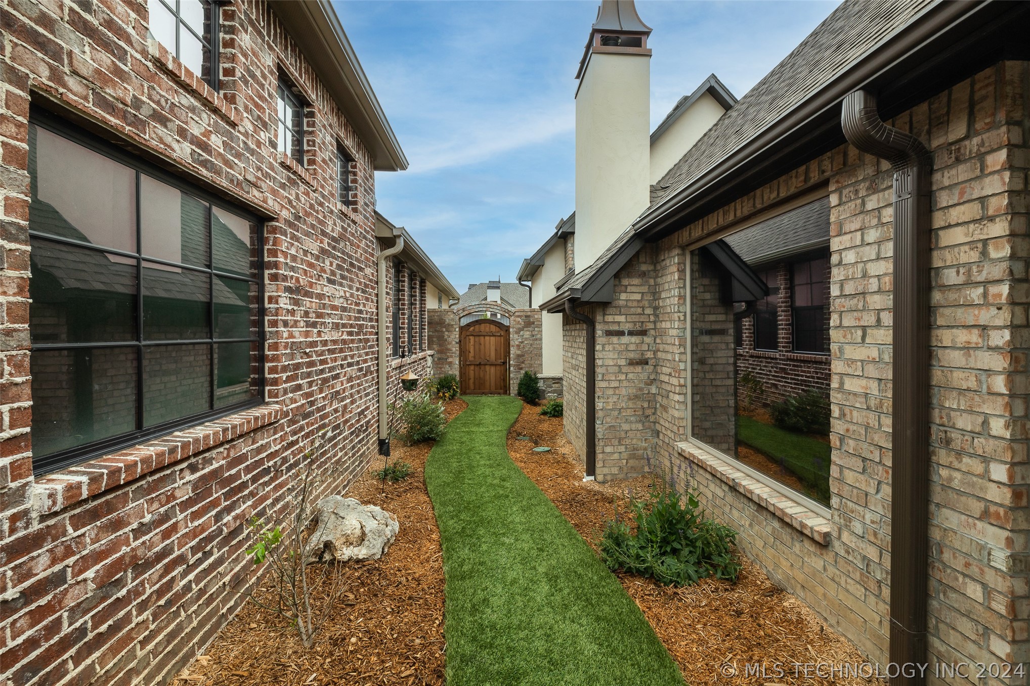 3824 W Orlando Street