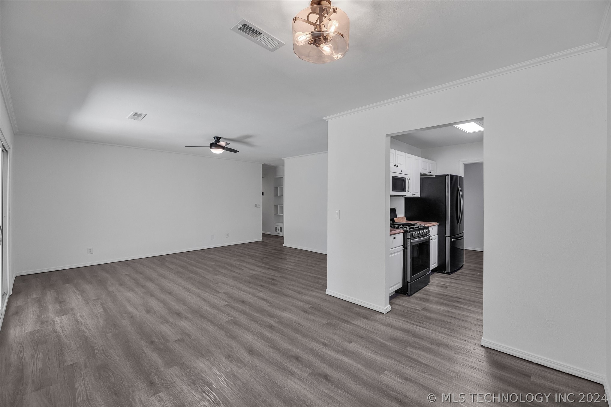 204 W Canton Street
