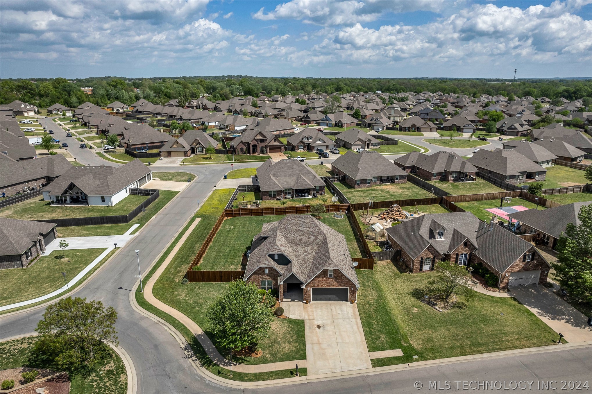 8227 Vintage Trace Drive