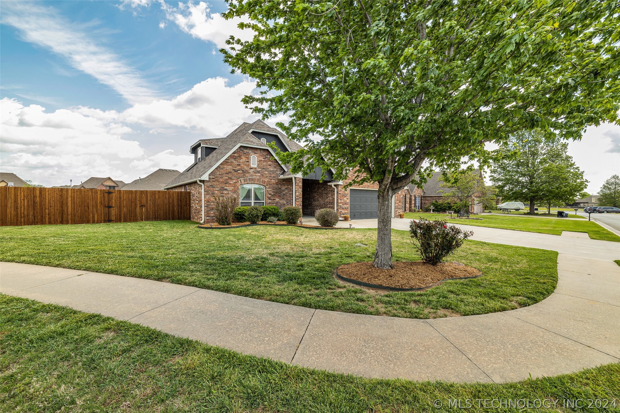 8227 Vintage Trace Drive