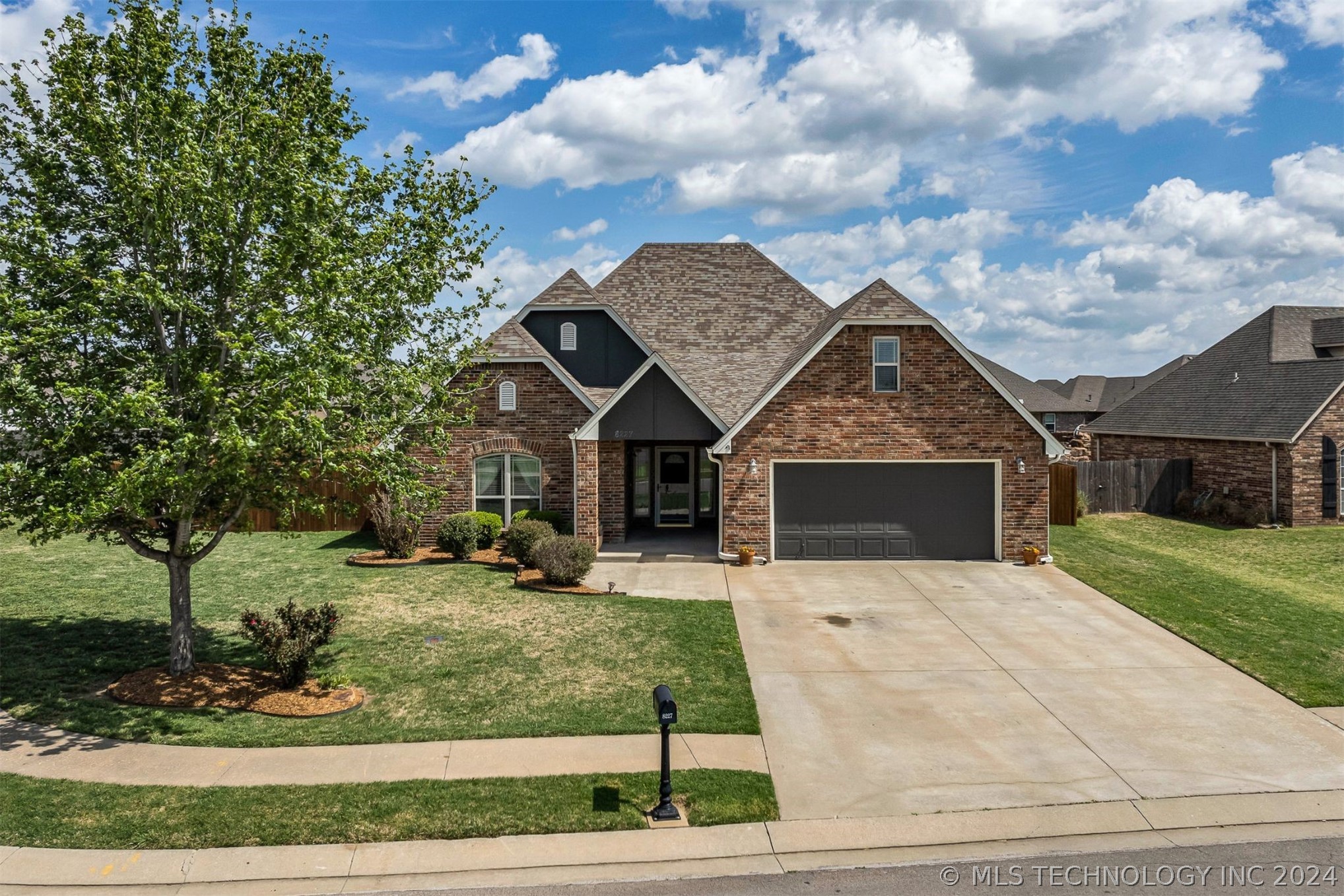 8227 Vintage Trace Drive