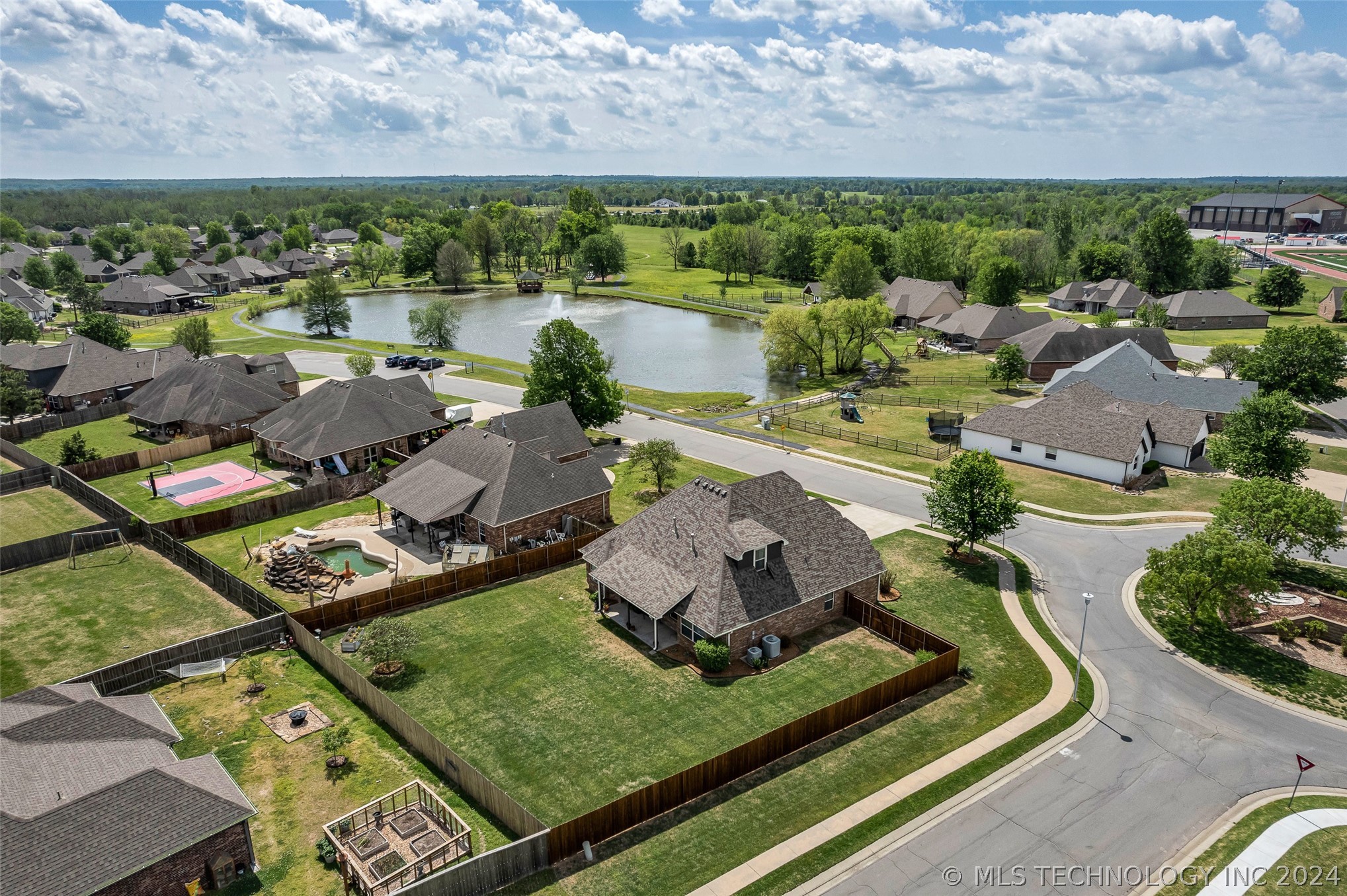 8227 Vintage Trace Drive