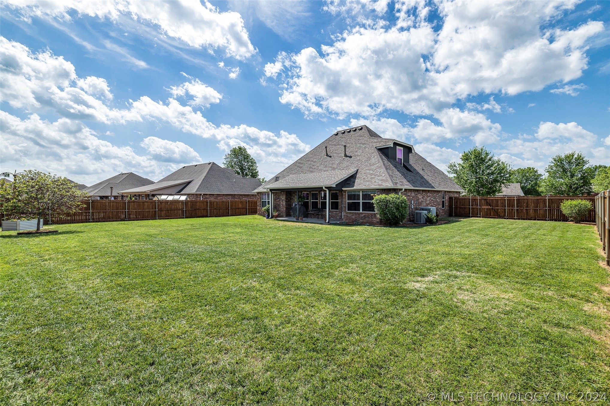 8227 Vintage Trace Drive