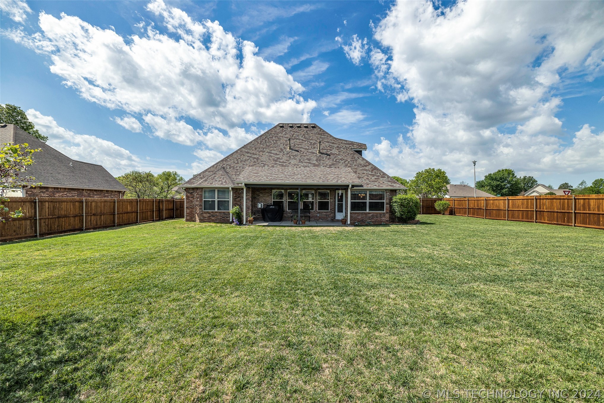 8227 Vintage Trace Drive