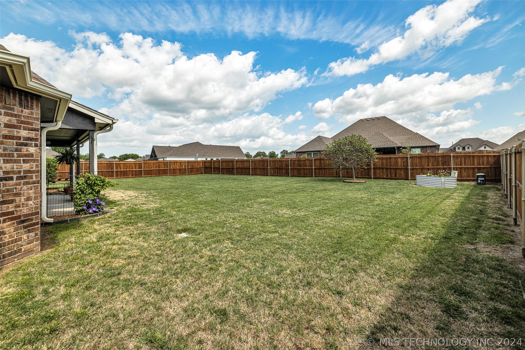 8227 Vintage Trace Drive