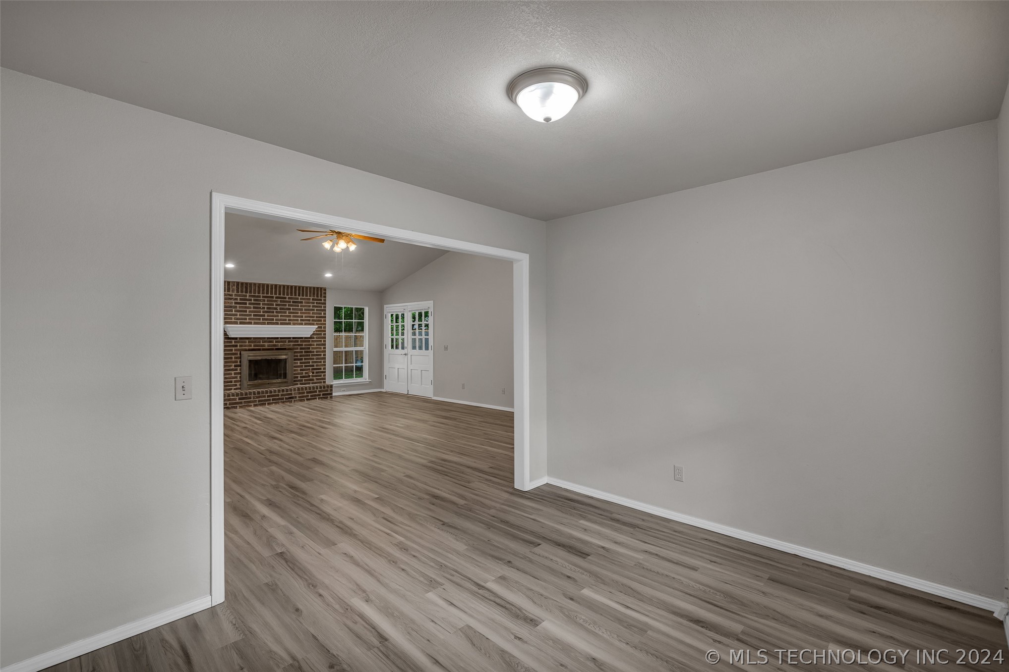 1916 S Aster Avenue