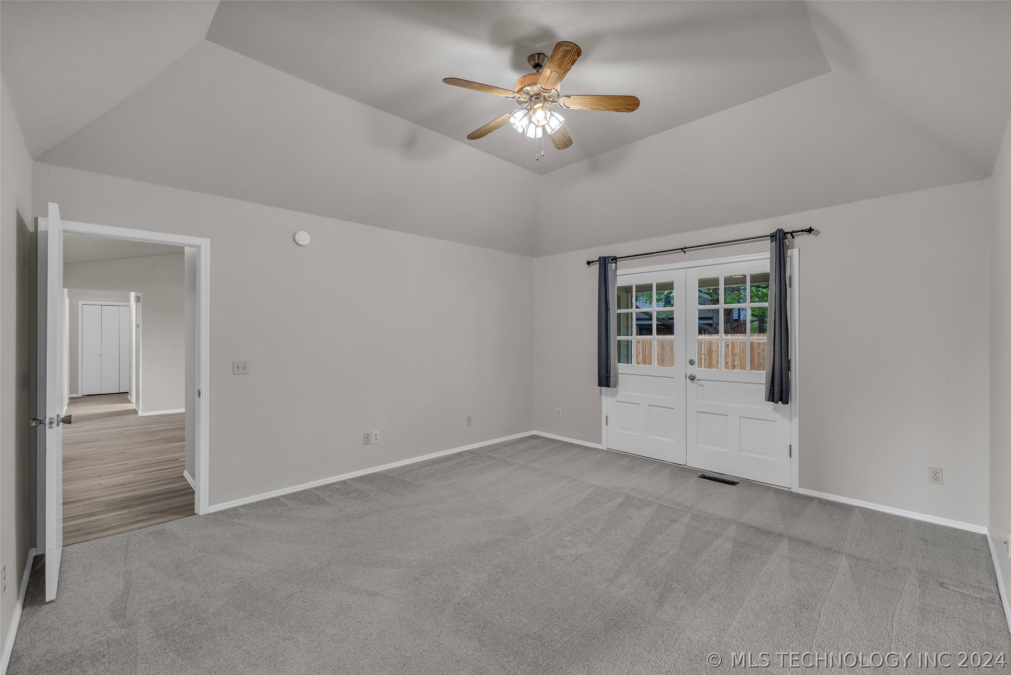 1916 S Aster Avenue