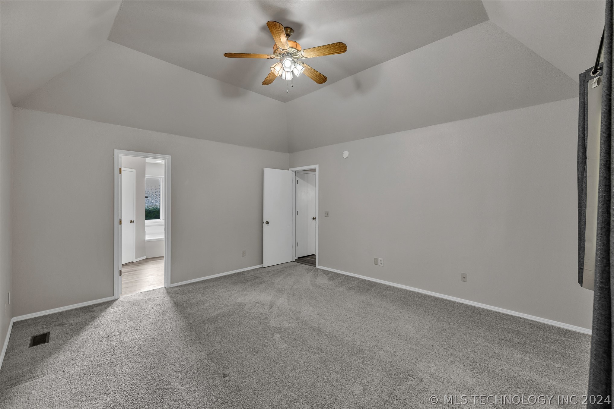 1916 S Aster Avenue