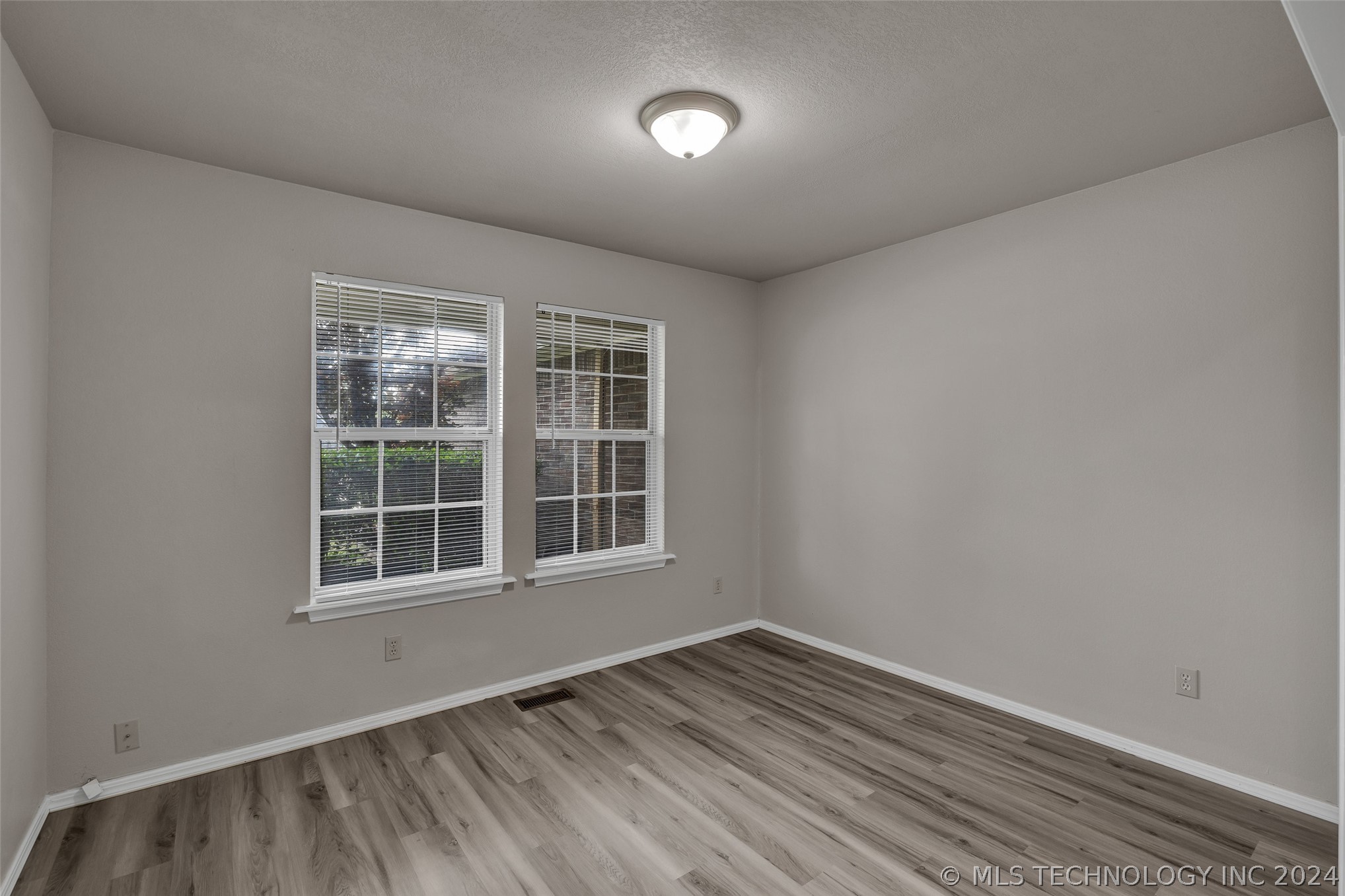 1916 S Aster Avenue