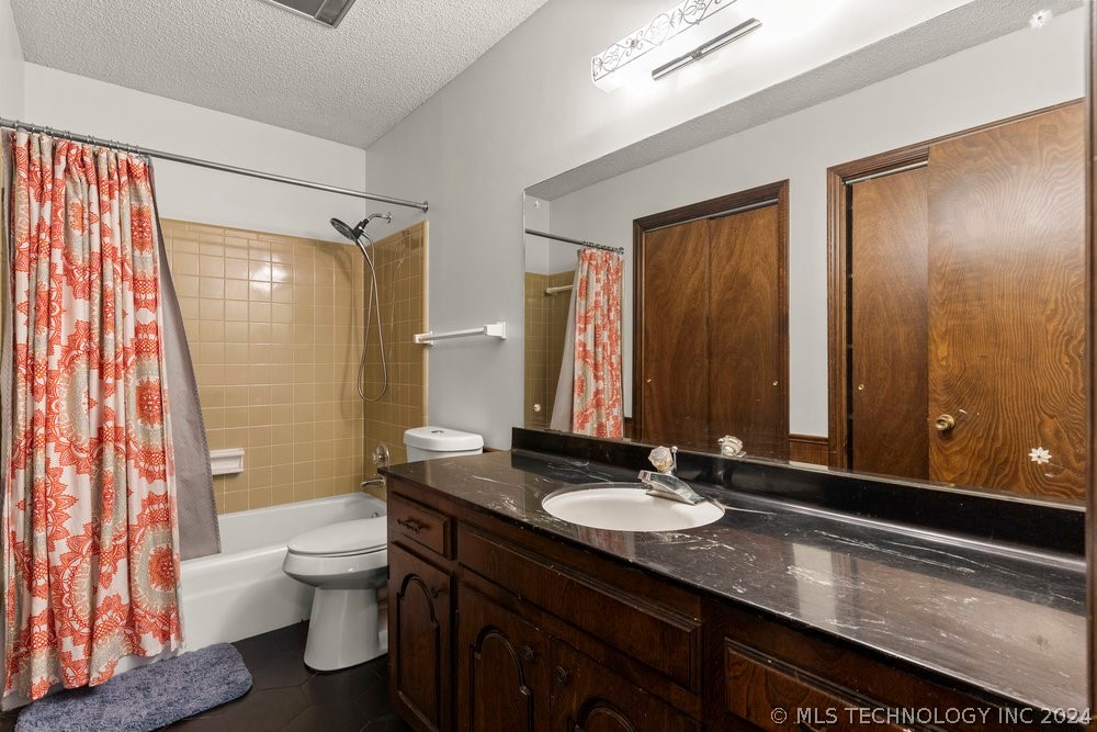 7207 S 70th East Avenue