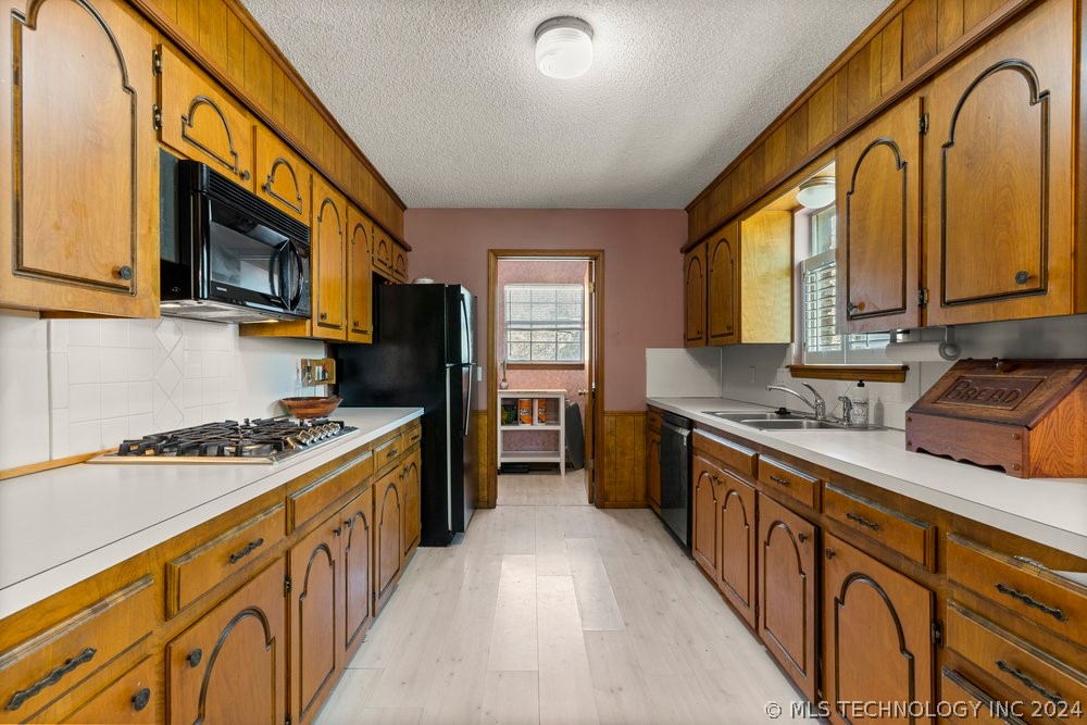 7207 S 70th East Avenue