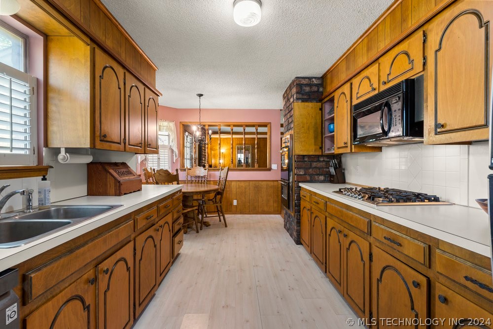 7207 S 70th East Avenue