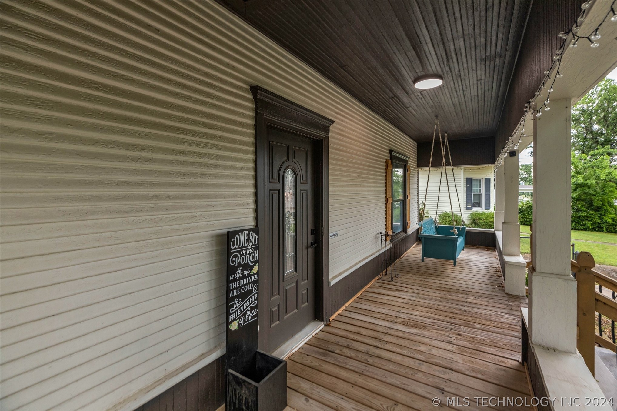 117 W Lincoln Avenue