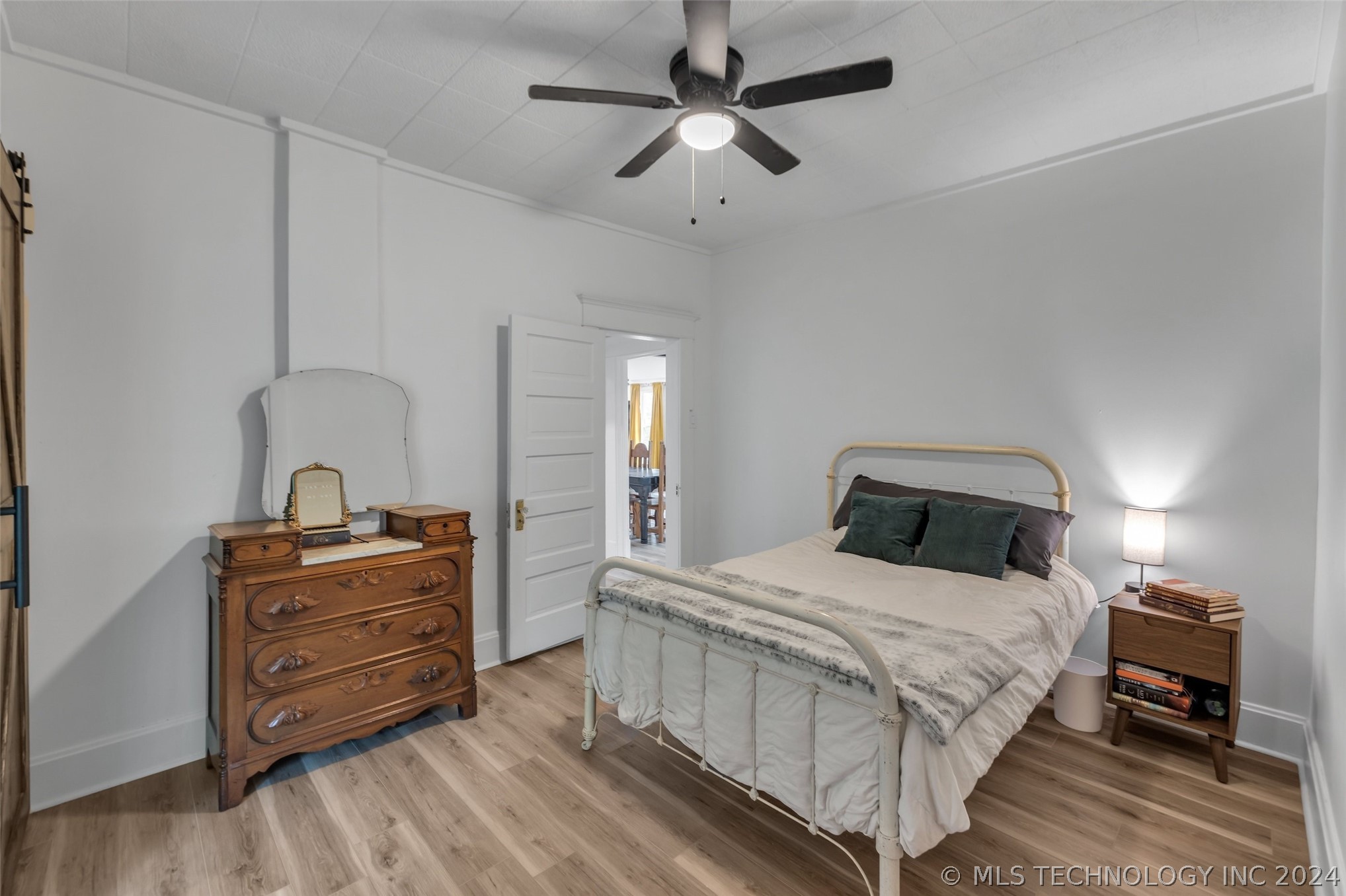 117 W Lincoln Avenue