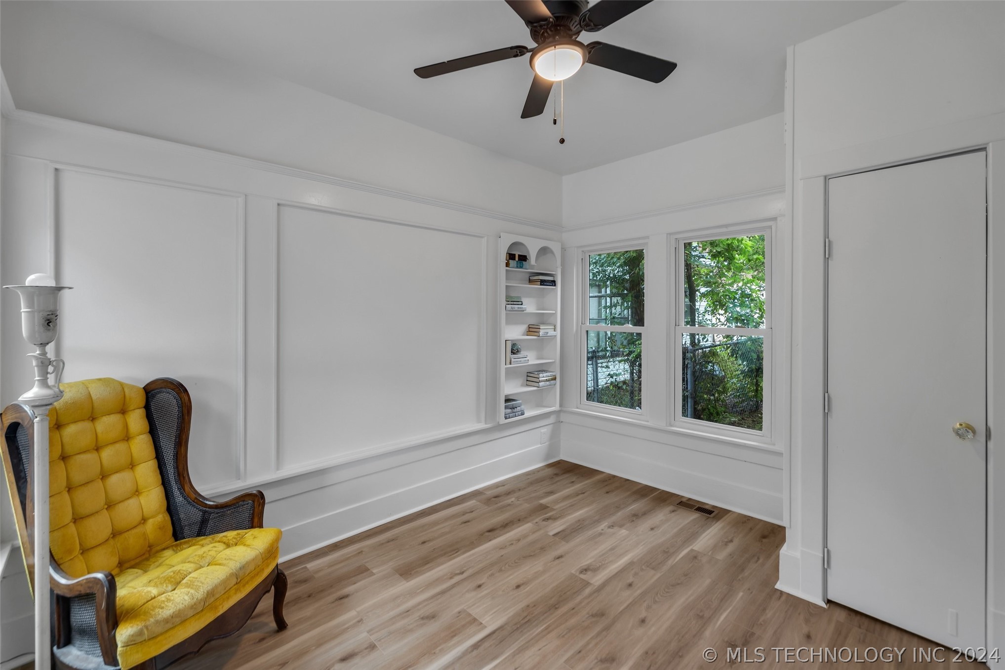 117 W Lincoln Avenue