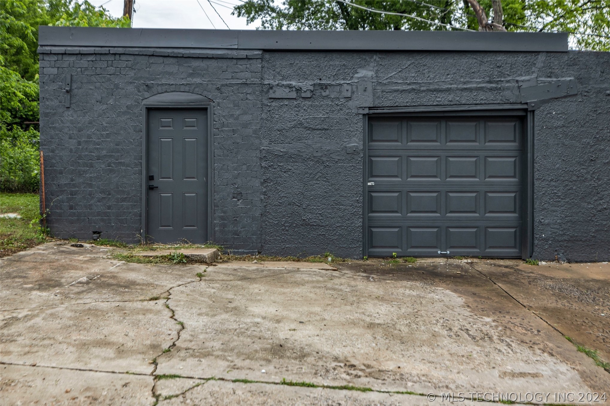 117 W Lincoln Avenue