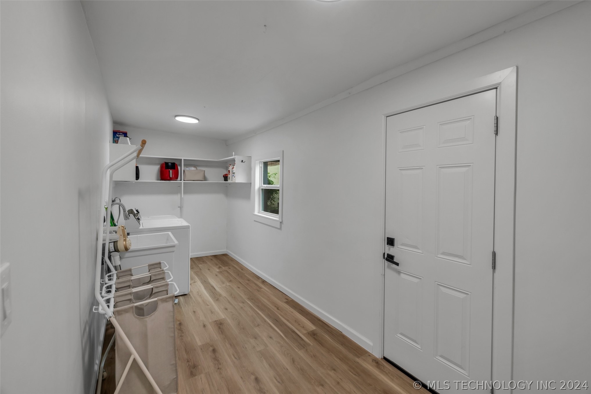 117 W Lincoln Avenue