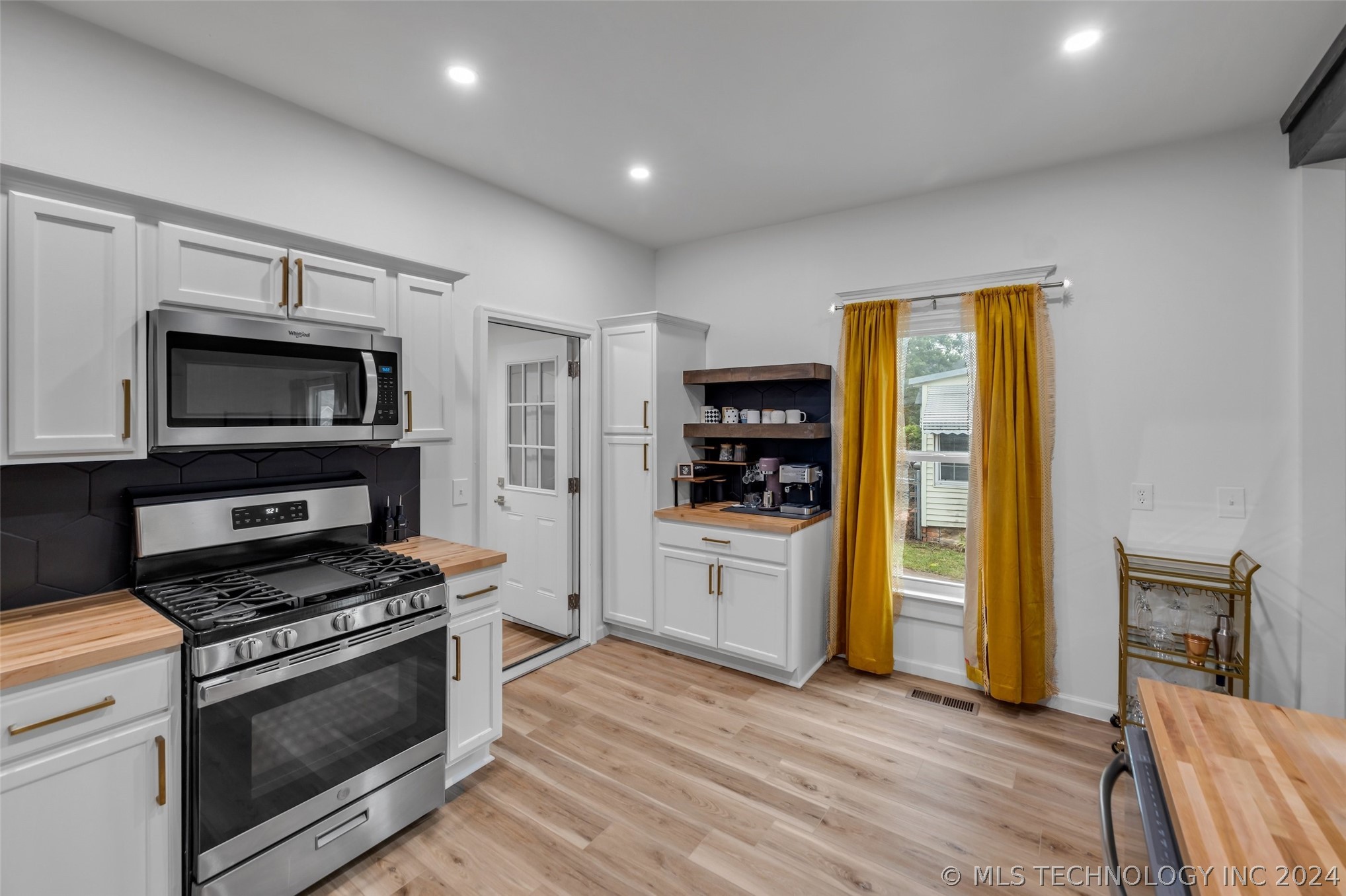 117 W Lincoln Avenue