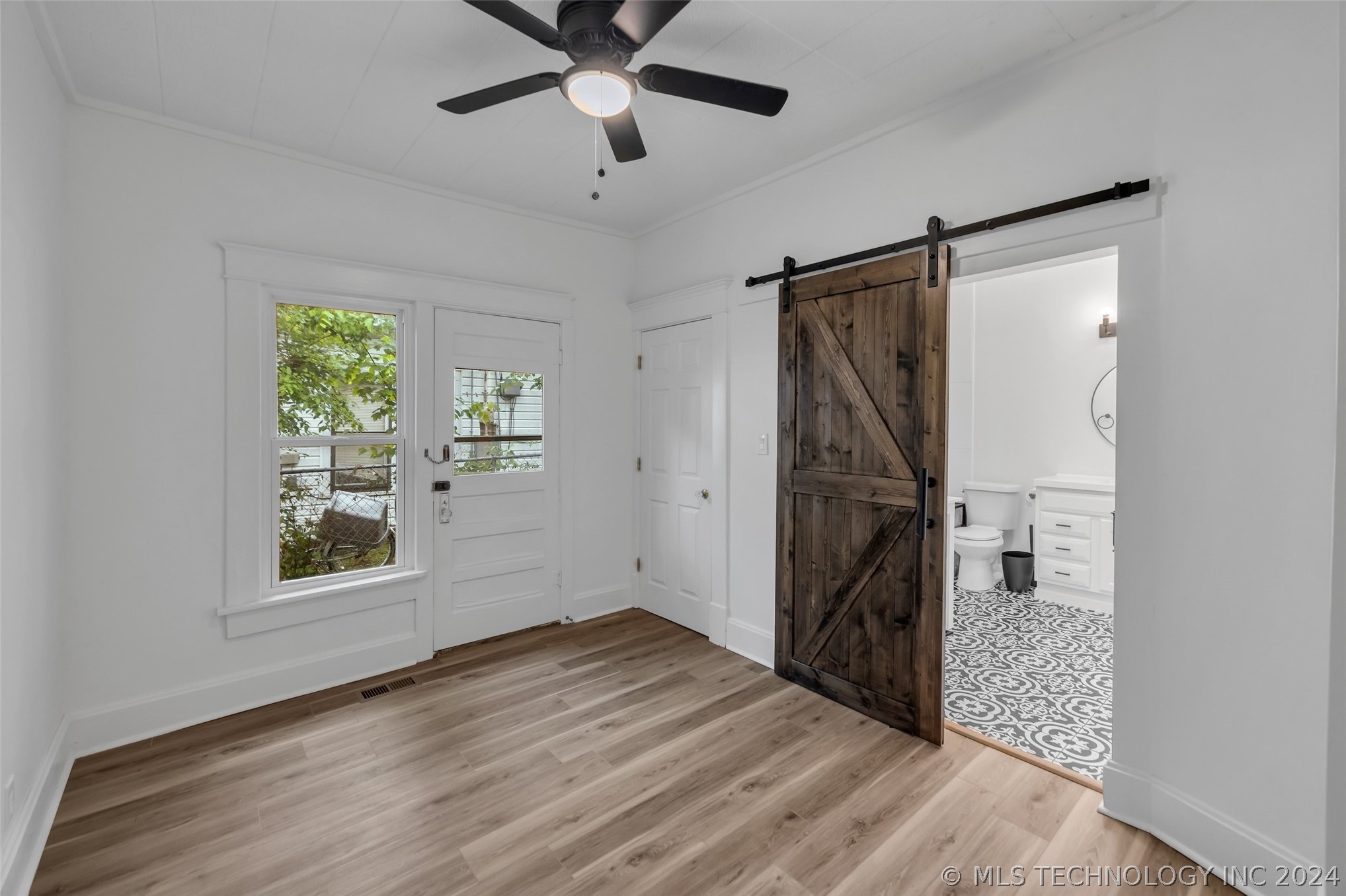117 W Lincoln Avenue