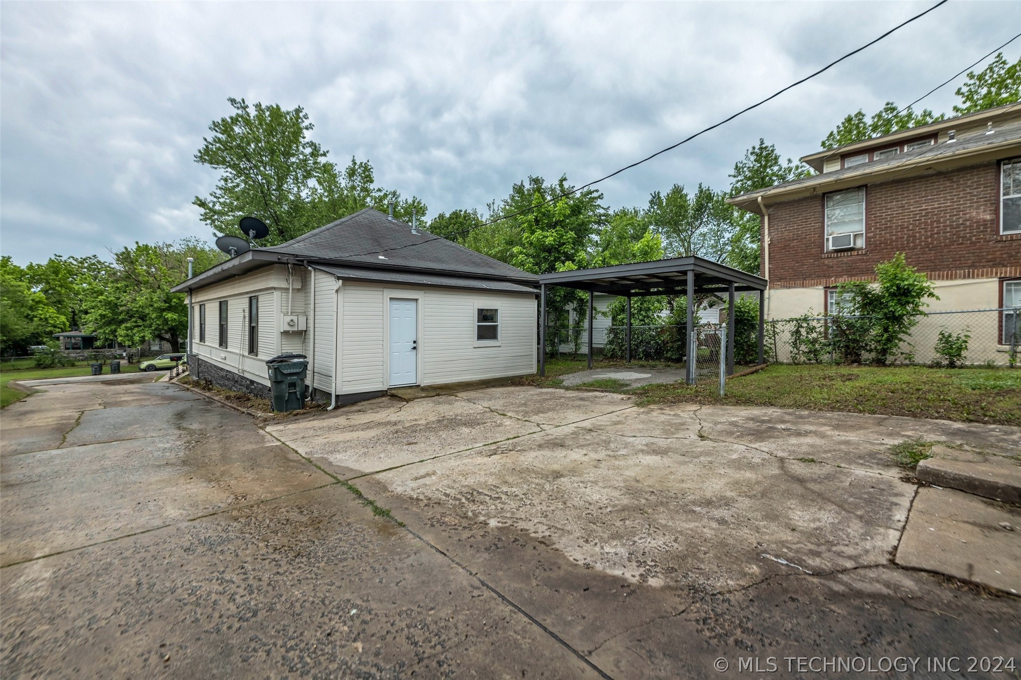 117 W Lincoln Avenue