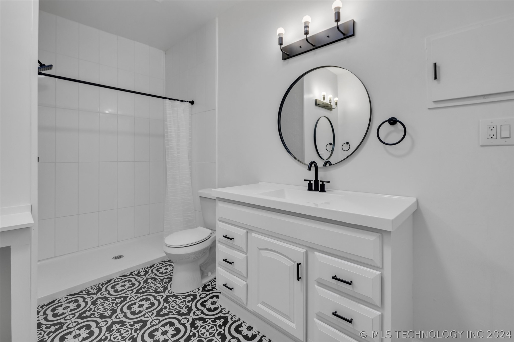 117 W Lincoln Avenue