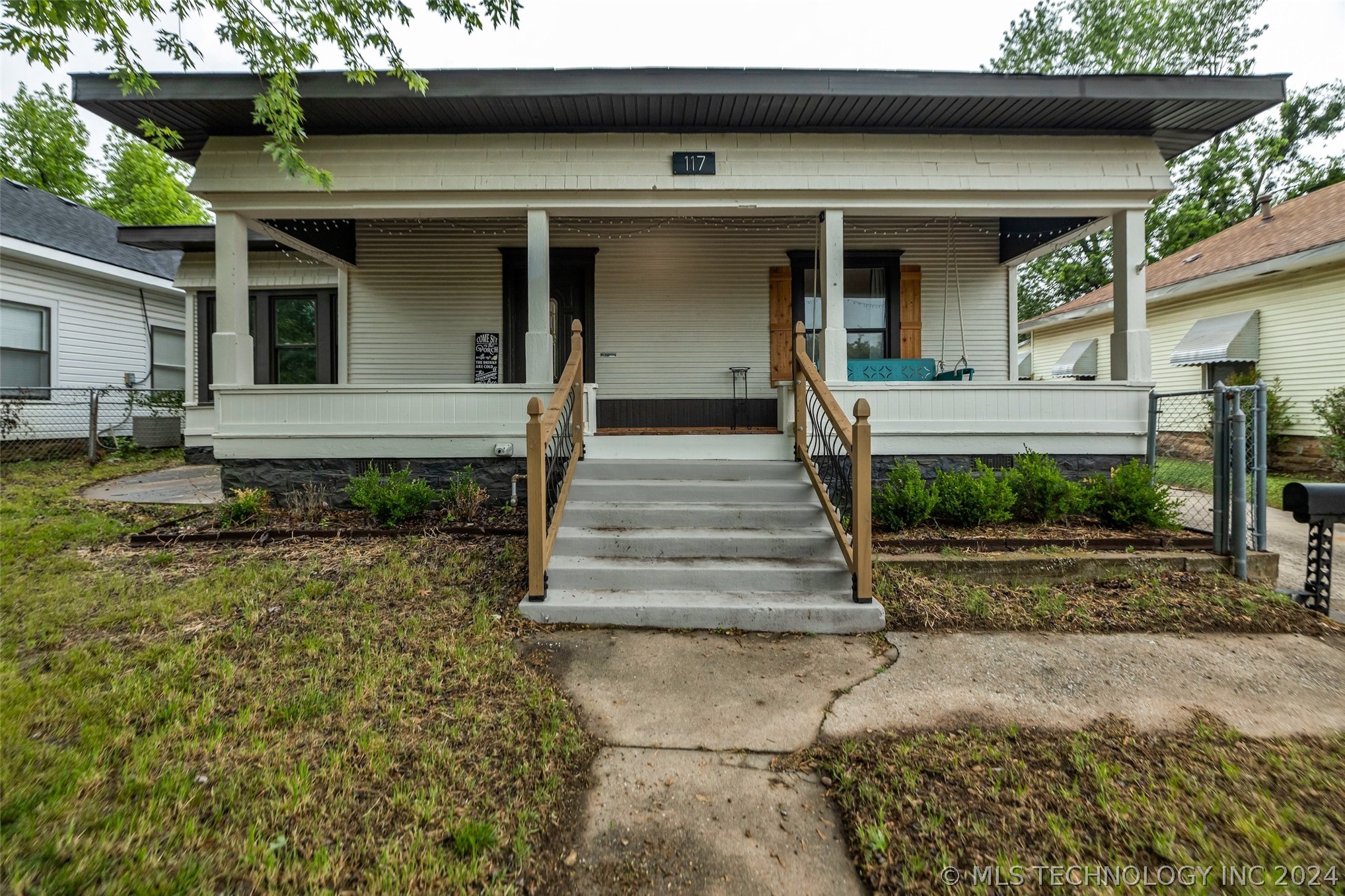 117 W Lincoln Avenue