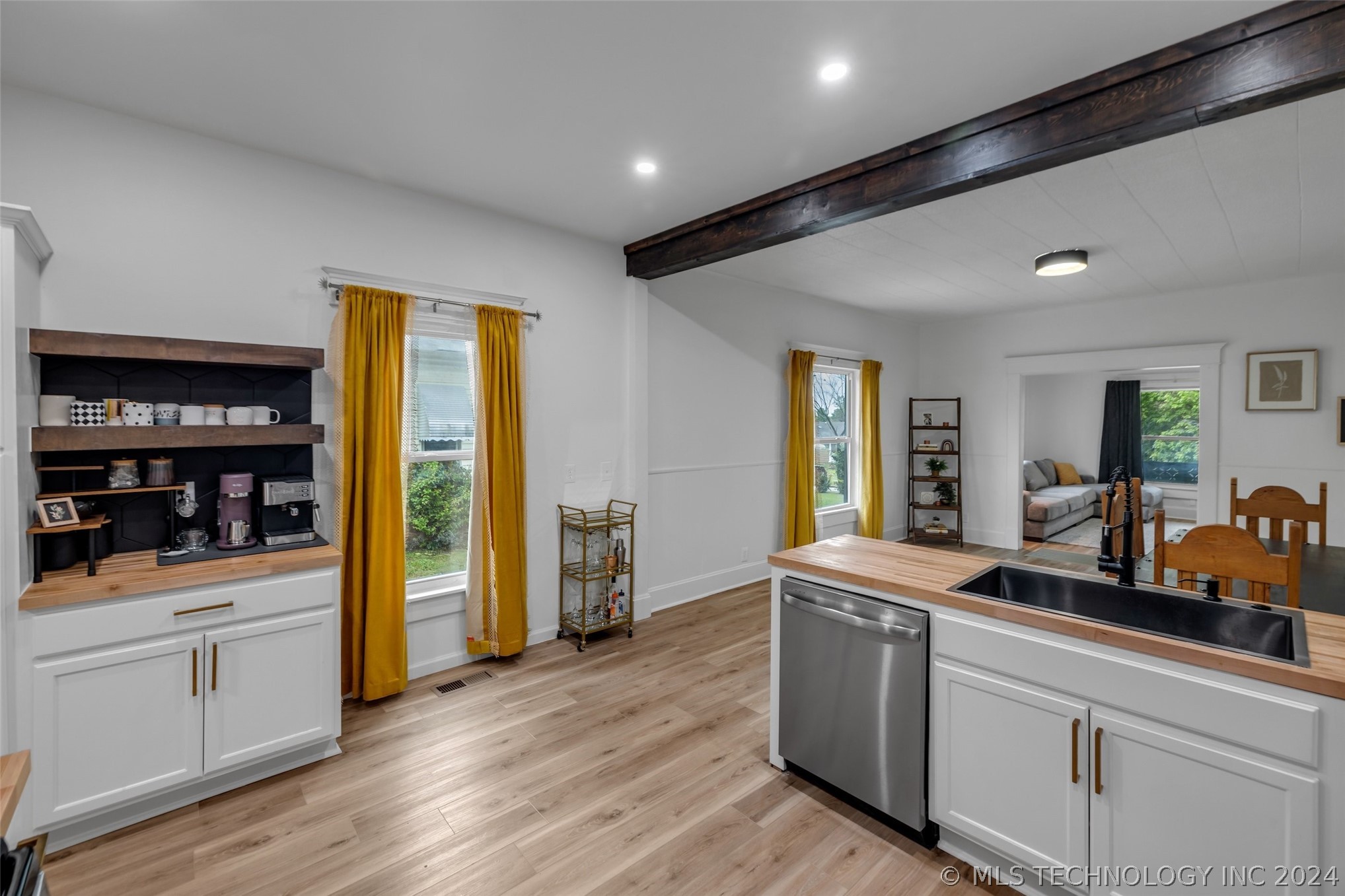 117 W Lincoln Avenue