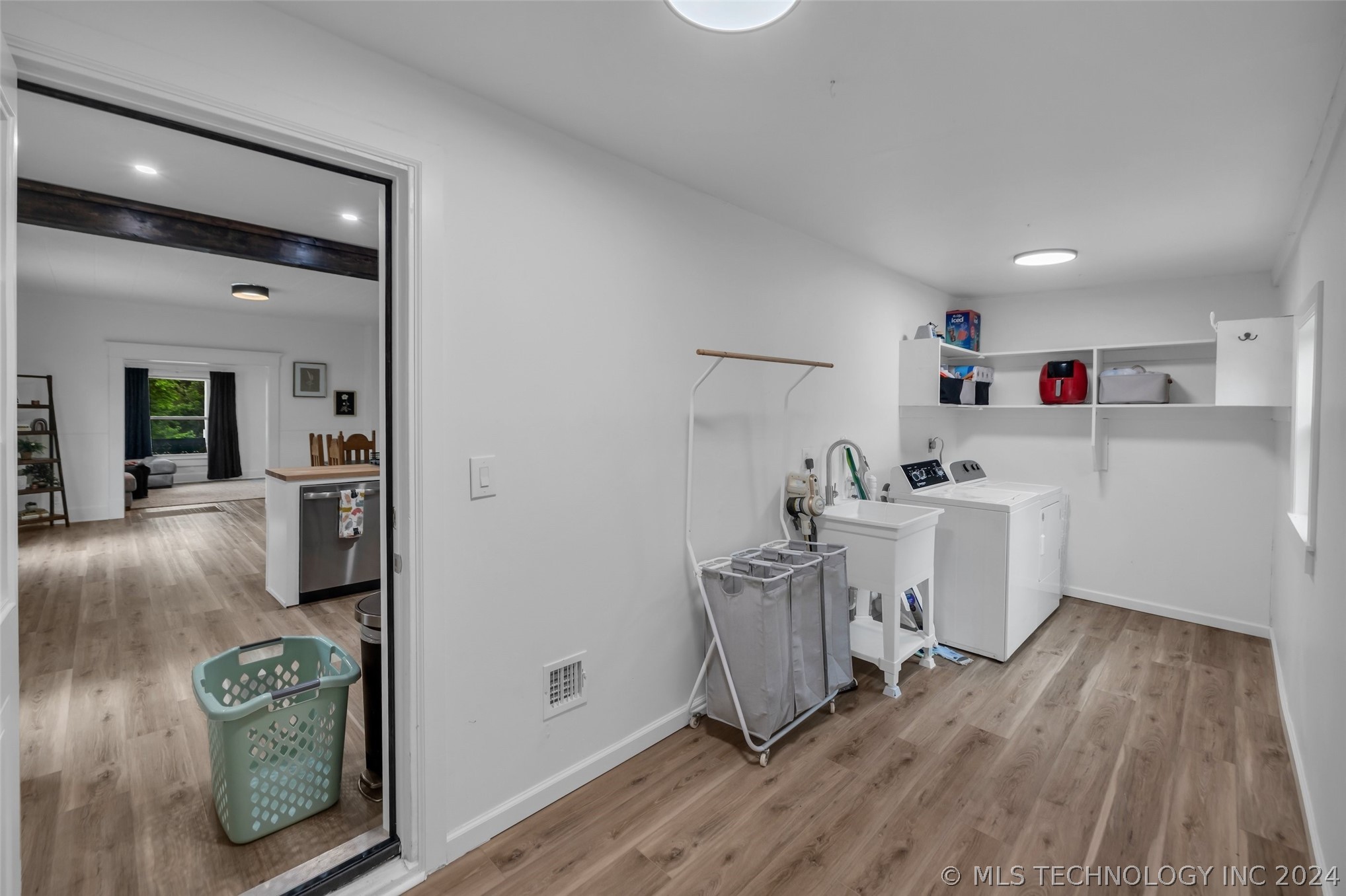 117 W Lincoln Avenue