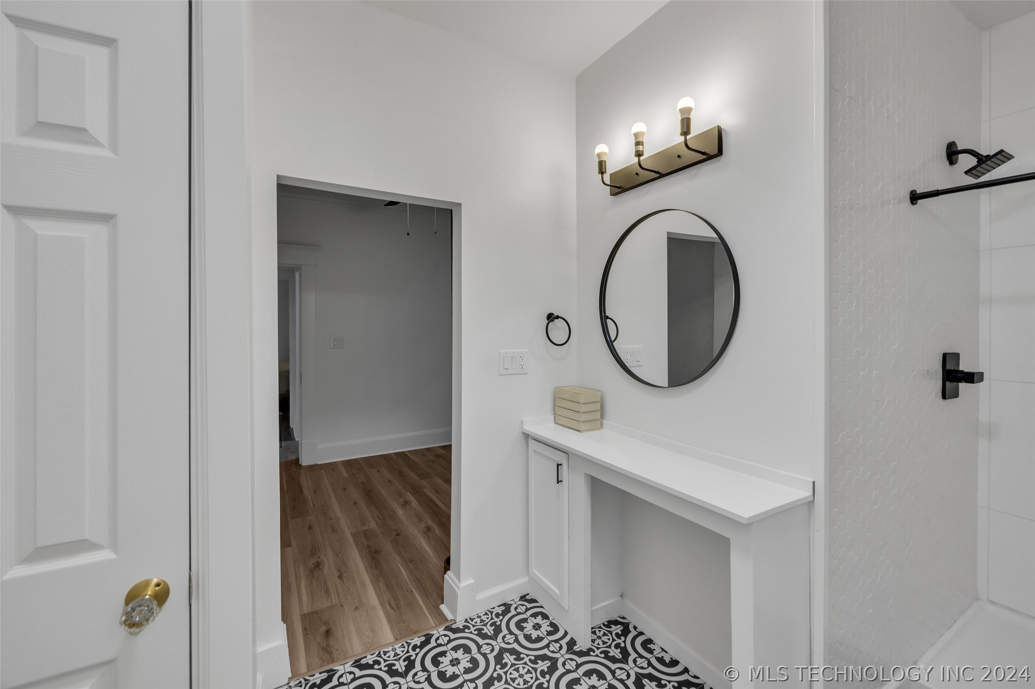 117 W Lincoln Avenue