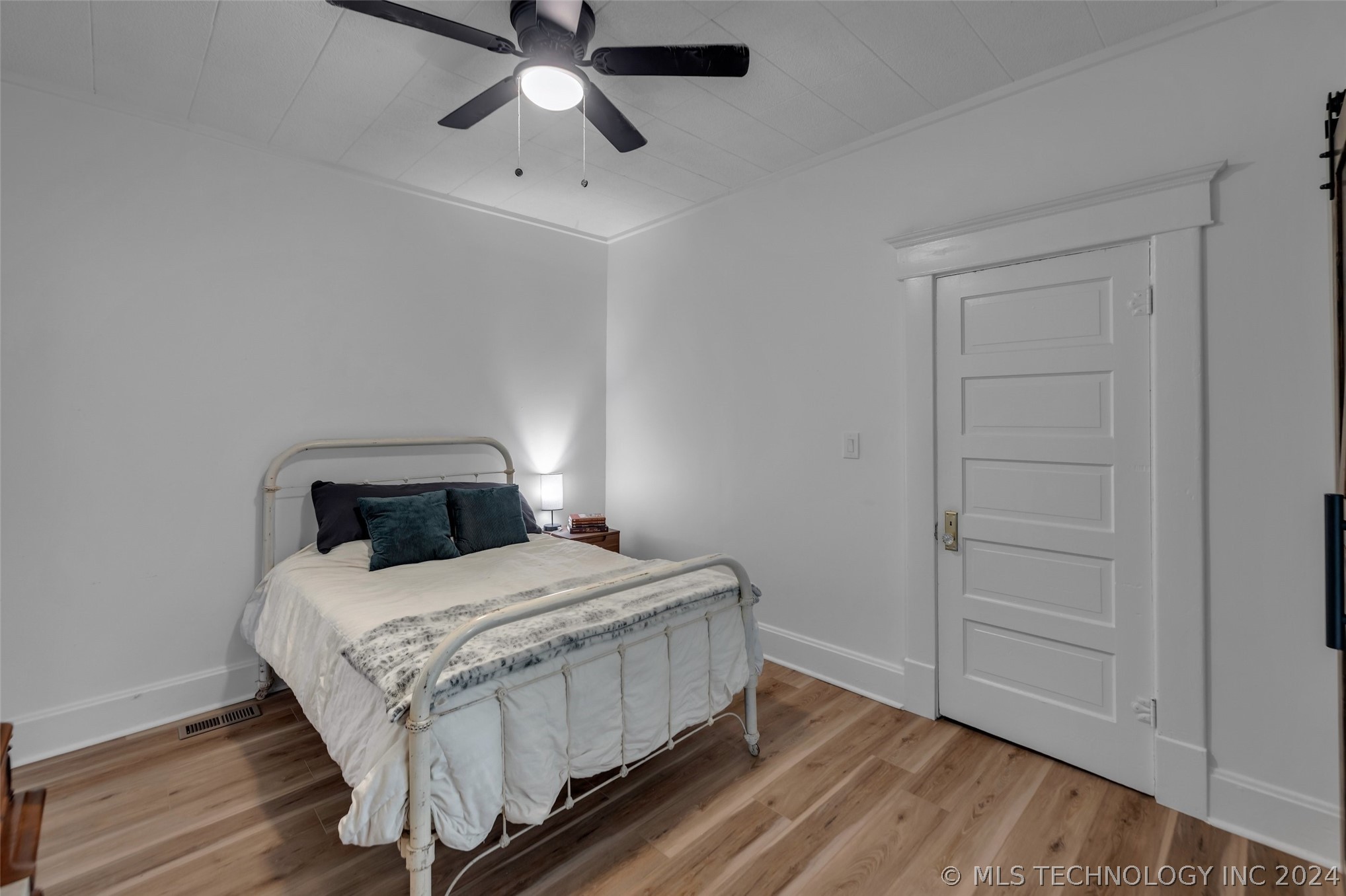 117 W Lincoln Avenue