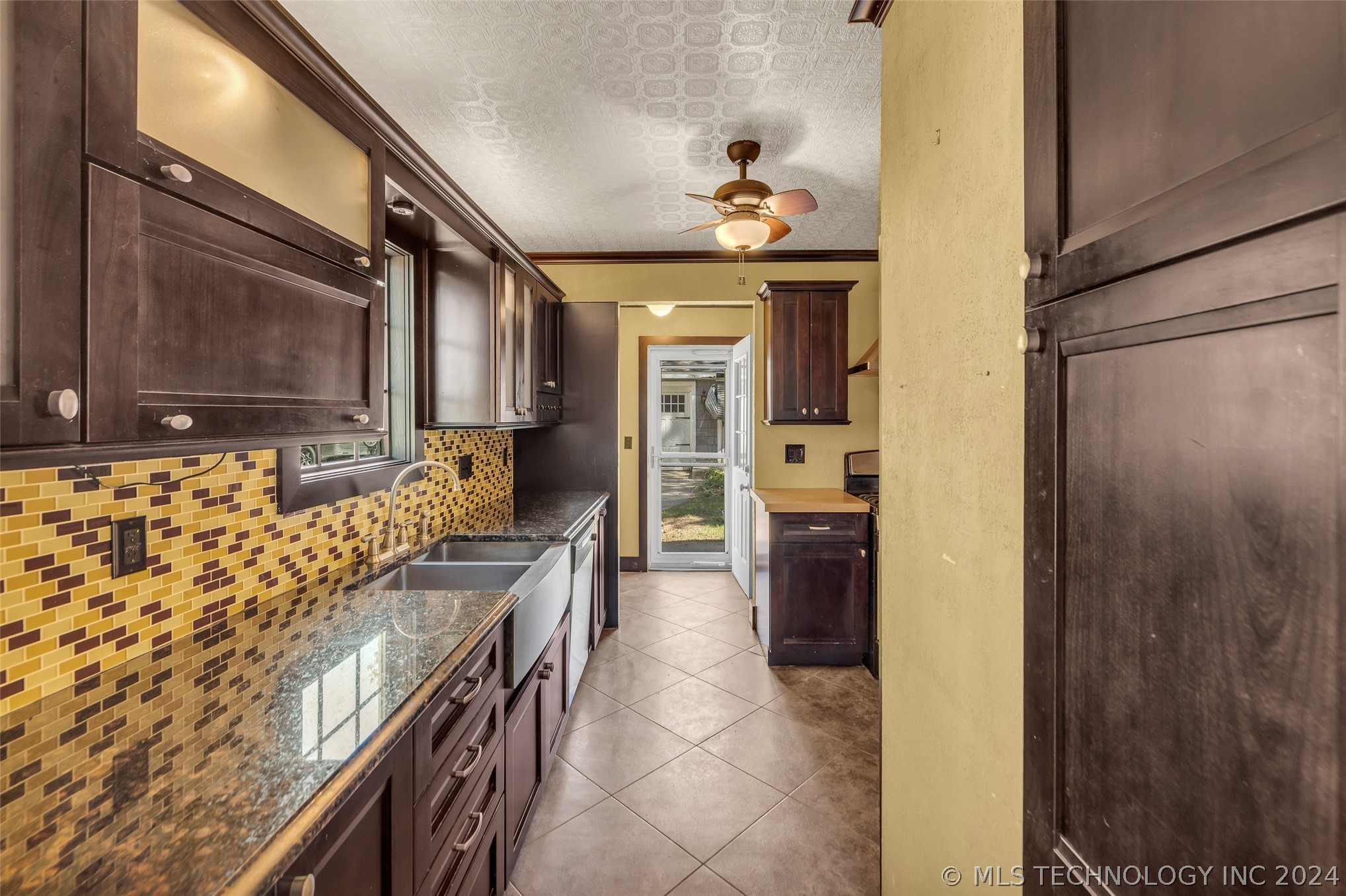 211 E 27th Street